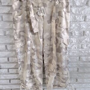 NWT WHBM 100% Silk Camo Cropped Cargo Pants Sz 4